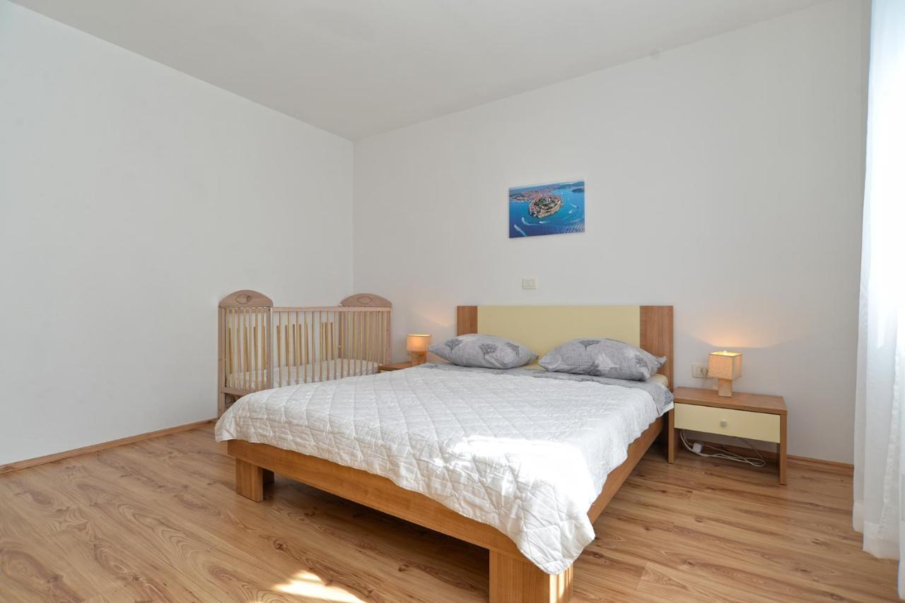 Apartments Olea Phasiana 法扎纳 外观 照片